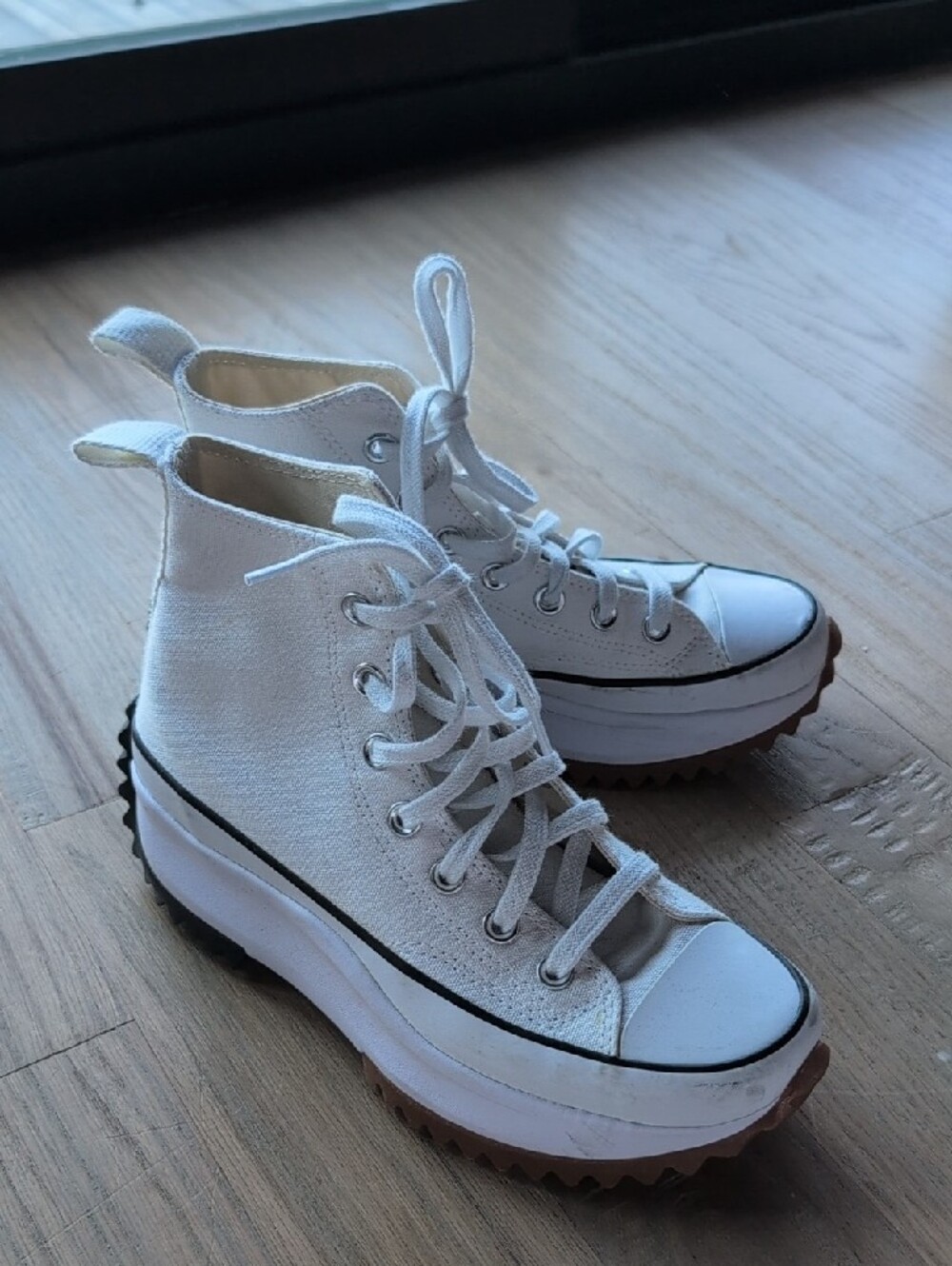 Converse White Women’s High-Top Platform Sneakers Size 7 - Picture 2 of 8